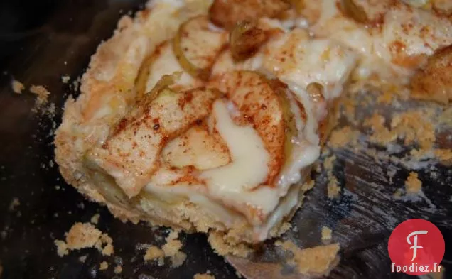 Gâteau Aux Pommes D'Octobre Avec Sauce Au Caramel Chaud
