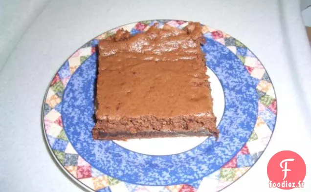 Gâteau au Citron Avec Garniture au Citron et Glaçage au Beurre de Citron