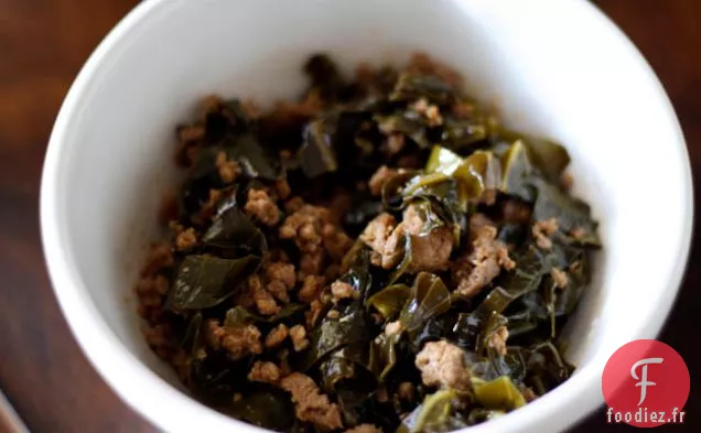 Légumes Verts De Collard Cuits Au Chorizo
