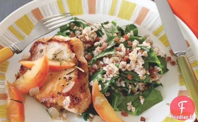 Côtelettes De Porc Aux Pommes Et Légumes Verts
