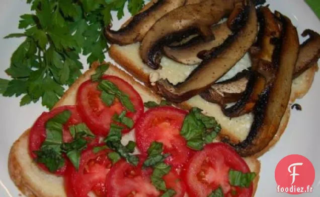 Sandwich aux Champignons et Tomates Portabella