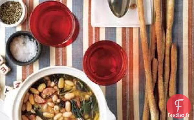 Soupe De Haricots Blancs À La Mijoteuse Avec Andouille Et Collards