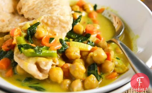 Soupe Végétalienne aux Pois Chiches au Curry Et à la Noix De Coco