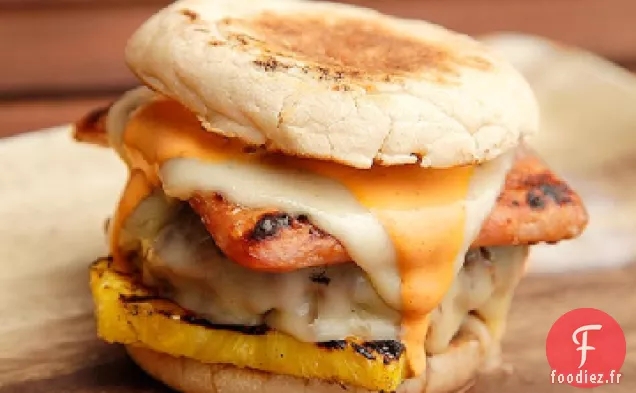 Hamburgers Hawaïens chauds (Spam, Ananas, Mayo Suisse et Sriracha)