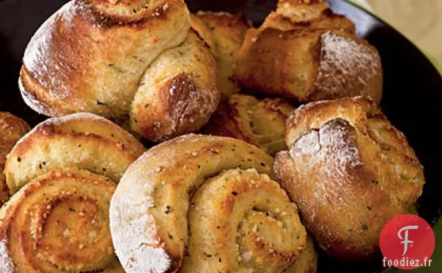 Rouleaux de Parmesan et de Thym Sans Pétrir Pendant la nuit