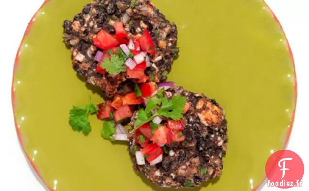 Gâteaux aux Haricots Noirs avec Fresque Queso