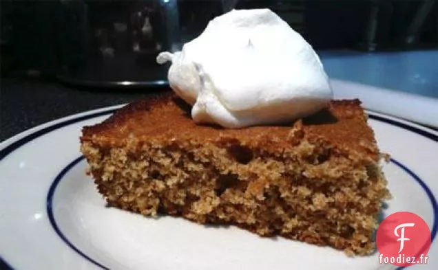 Un Bol de Gâteau À l'Ananas