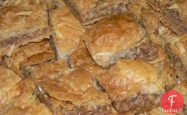 Pâte Multicouche Fourrée aux Noix du Moyen-Orient (Baklava)