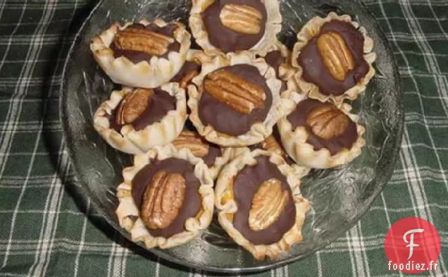 Mini Tasses Choco-Noix de Pécan Phyllo au Caramel au Beurre