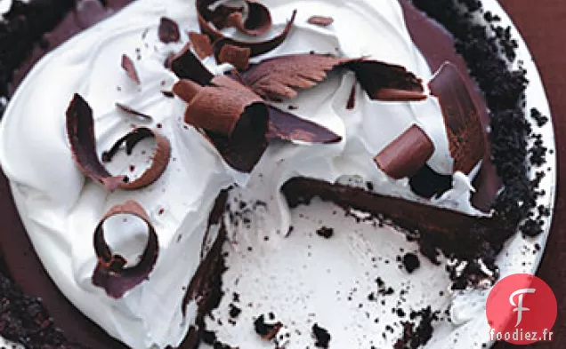 Tarte au Pouding au Chocolat Doux-Amer avec Garniture à la Crème Fraîche