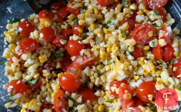 Salade De Tomates Anciennes Et De Maïs Grillé