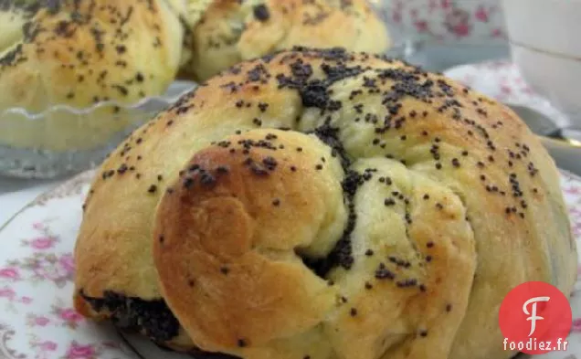 Mohnkranzerl Aus Hefeteig (Rouleaux de Graines de Pavot)