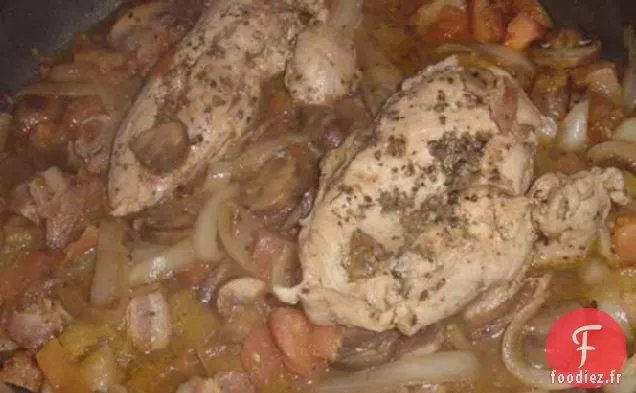 Poulet Braisé aux Herbes Avec Tomates et Champignons (Faible en Glucides)