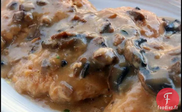 Poulet À La Mijoteuse Avec Sauce Aux Champignons