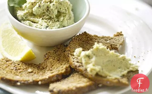 Pâté De Saumon Fumé À Chaud Et Cresson Avec Chips De Bagel