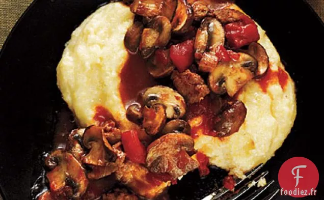 Ragoût de Champignons et de Saucisses à la Polenta