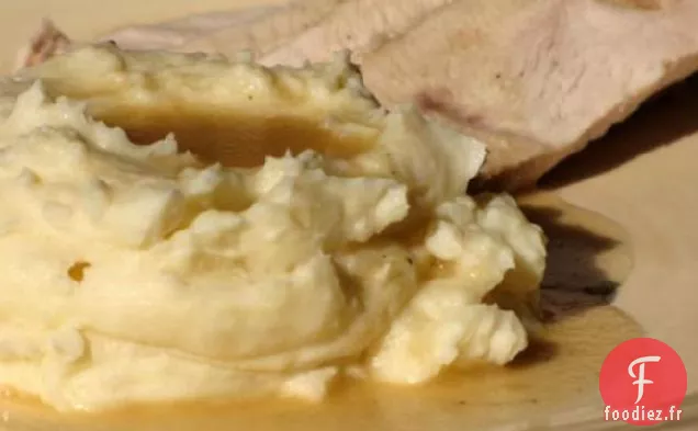 Poitrine De Dinde Rôtie Lentement Avec Sauce
