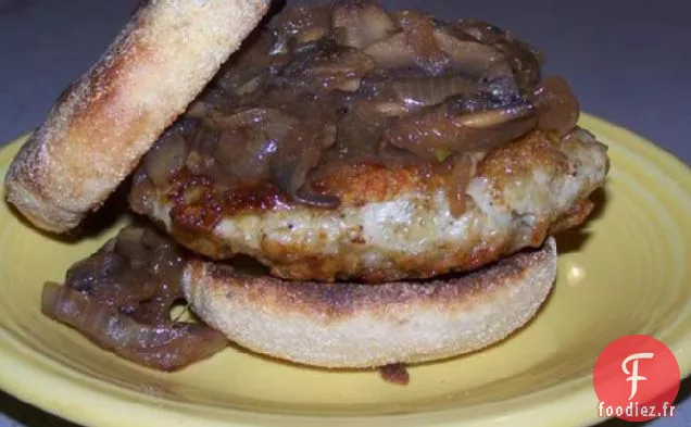 Hamburgers à la Dinde Super Suisse Étouffés à l'Oignon et aux Champignons