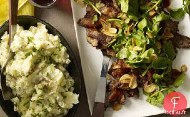 Steak Tranché À L'Ail Avec Cresson Et Pommes De Terre Au Raifort