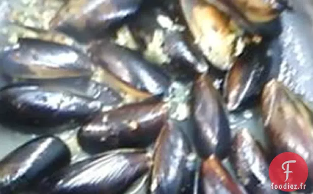 Moules cuites à la vapeur au Curry