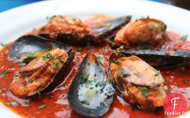 Moules Farcies à la Sauce Tomate Épicée