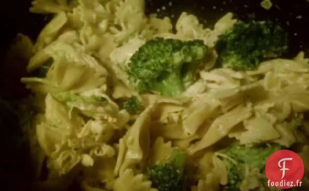 Arcs de Pâtes et Poulet