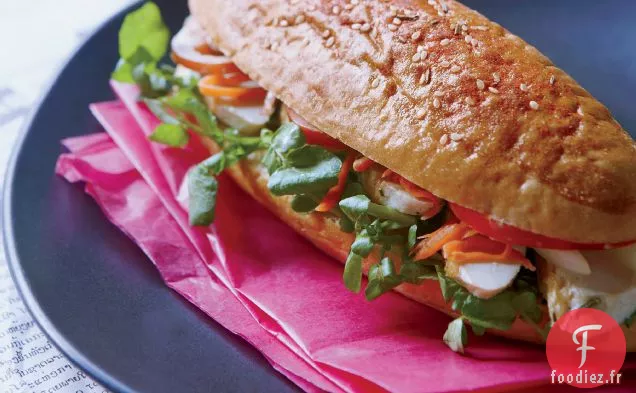 Sandwichs Baguette de Poulet à la Lao avec Cresson