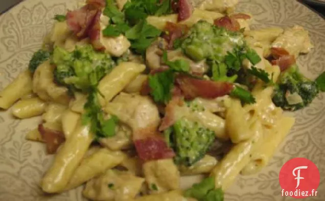 Penne de Poulet à la Sauce à la Crème de Piment Fumé