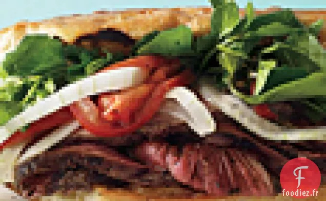 Sandwichs Au Steak Grillé Avec Cresson Mariné, Oignon Et