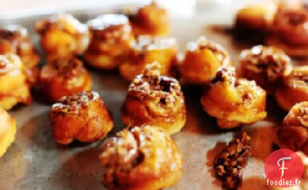 Mini-Brioches Collantes aux Pacanes