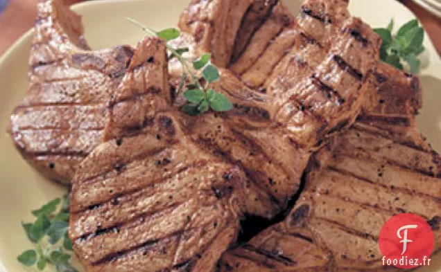 Côtelettes de Porc Saumurées avec Sauce Barbecue au Chutney Épicé