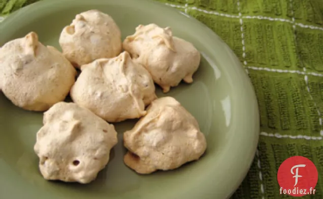 Meringues à la Cassonade Et aux Noix de Pécan