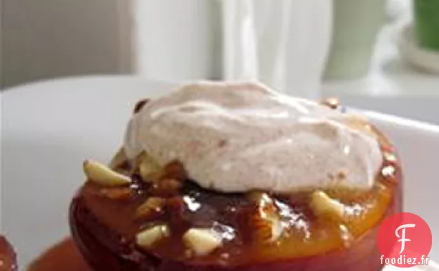 Pêches Épicées Garnies D'Amandes