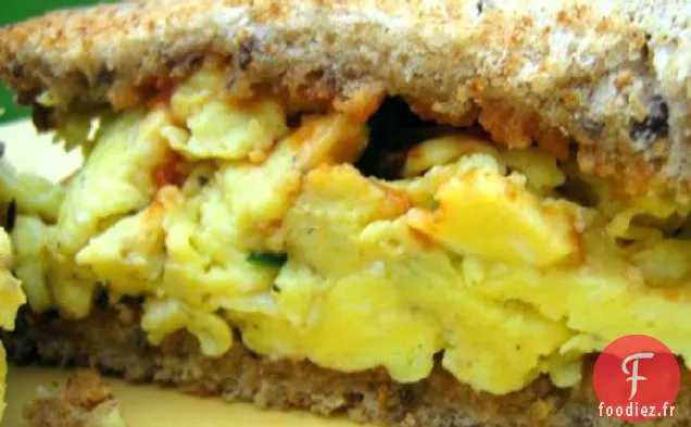 Sandwich Aux Œufs Brouillés
