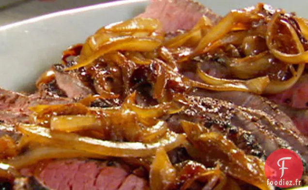 Steak De Surlonge Au Poivre Noir Grillé