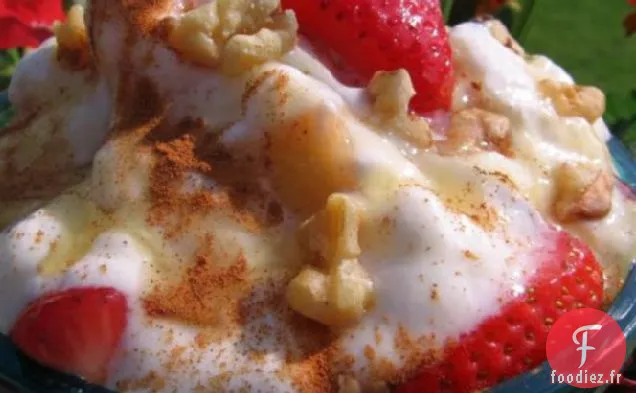 Yaourt Grec et Salade de Fruits