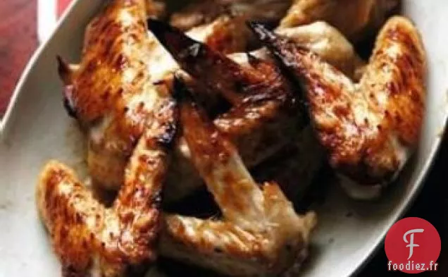 Ailes de Poulet Au Miel Et à l'Ail Avec un Coup de Pied