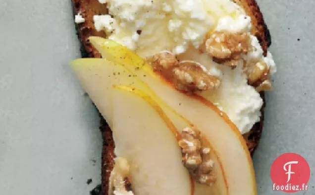 Crostini à la Poire, aux Noix et à la Ricotta