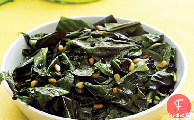 Verts de Pissenlit aux Groseilles et aux Pignons de Pin