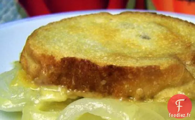 Oignons Cuits Au Four Garnis De Pain Français