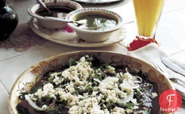 Tortillas à la Sauce aux Haricots Noirs
