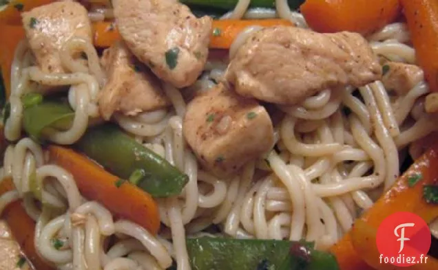 Poulet Aux Cinq Épices Avec Nouilles