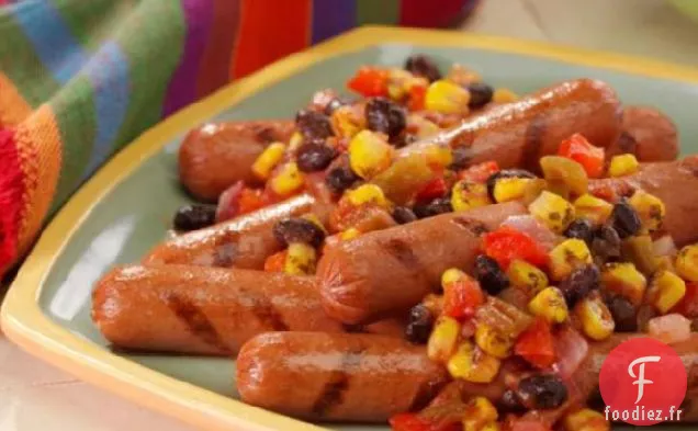 Des Francs Grésillants Avec du Maïs Grillé et des Haricots Noirs