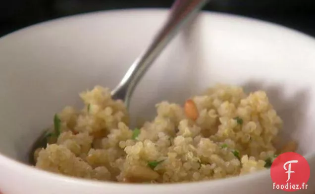 Pilaf de Quinoa et de Noix de Pin le plus simple