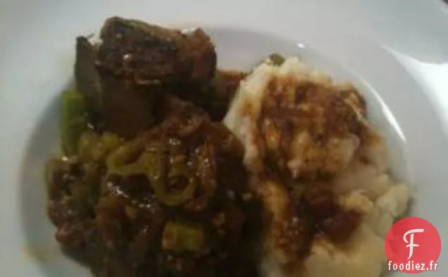 Côtes Levées de Bœuf au Chipotle et Sauce Chili Verte