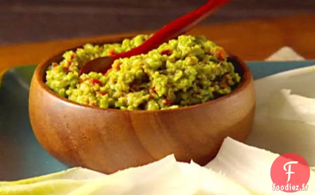 Tomates séchées au soleil et petits Pois sur des lances d'endives