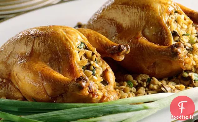 Poules De Cornouailles Farcies À L'Orge Et Aux Champignons