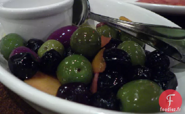 Olives marinées