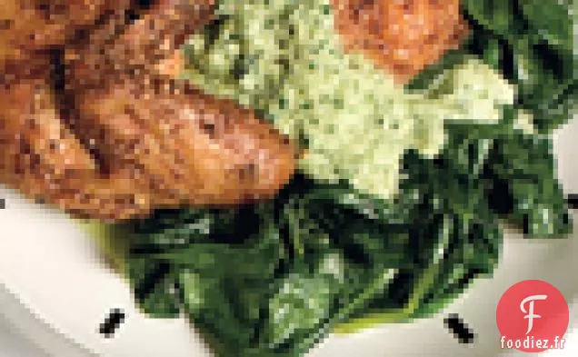 Poules de Cornouailles Rôties aux Épices avec Sauce au Concombre et au Yogourt