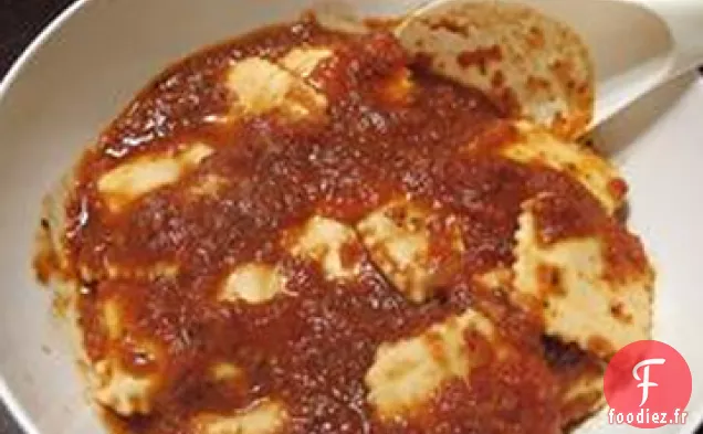 Raviolis à la Saucisse et à la Ricotta avec Sauce au Pesto